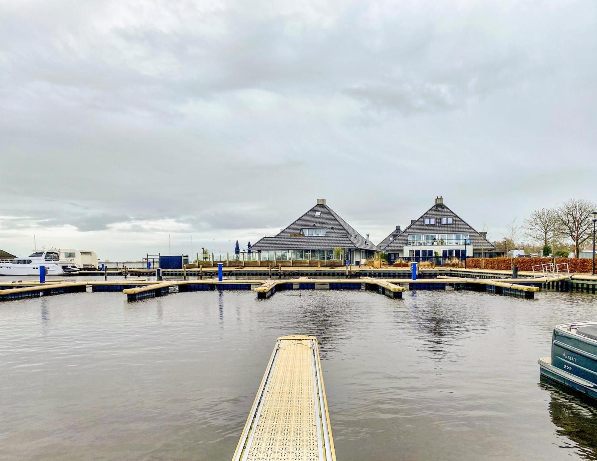 Houseboat Blue Sneekermeer Offingawier Eksteriør billede