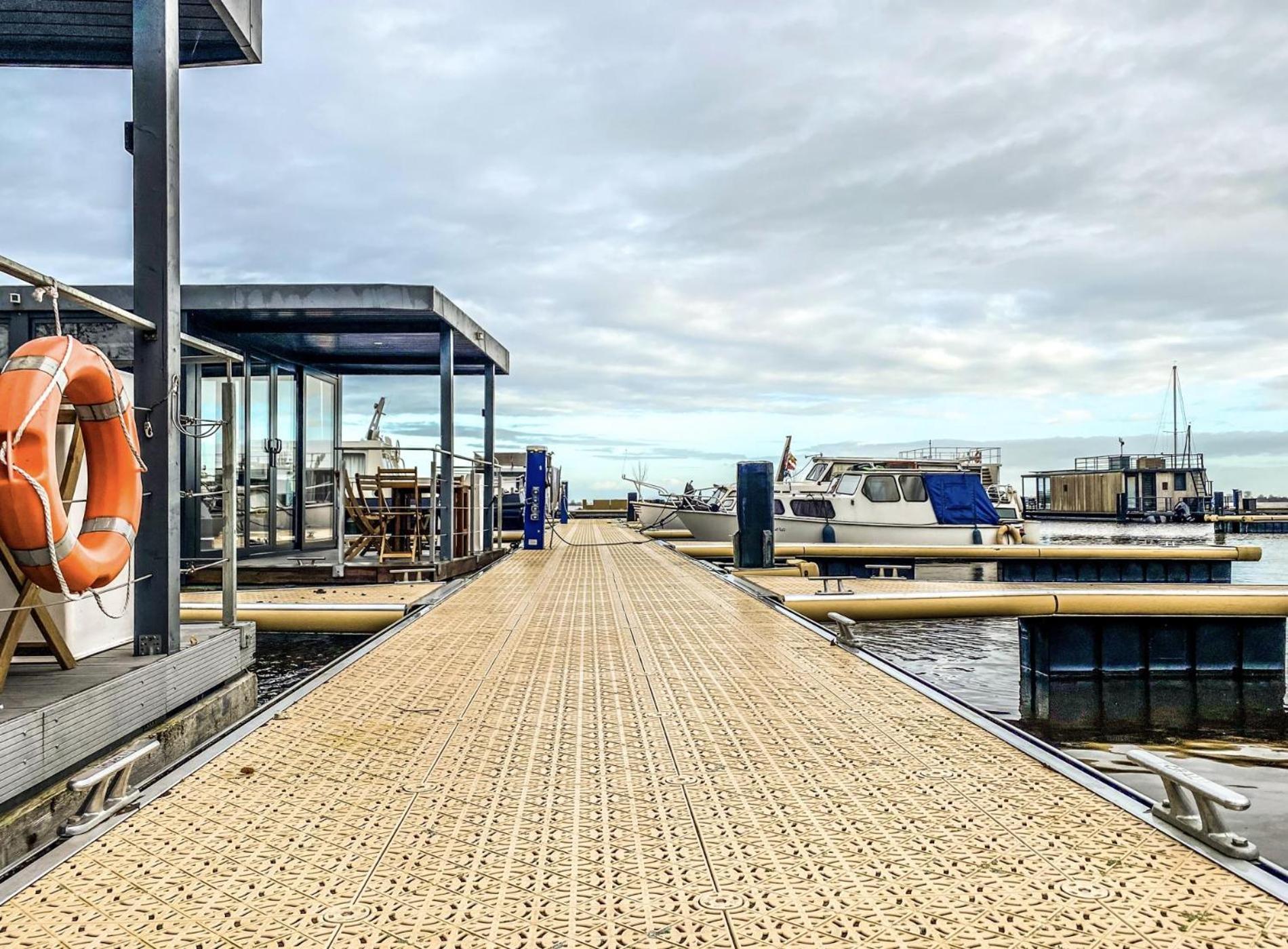 Houseboat Blue Sneekermeer Offingawier Eksteriør billede